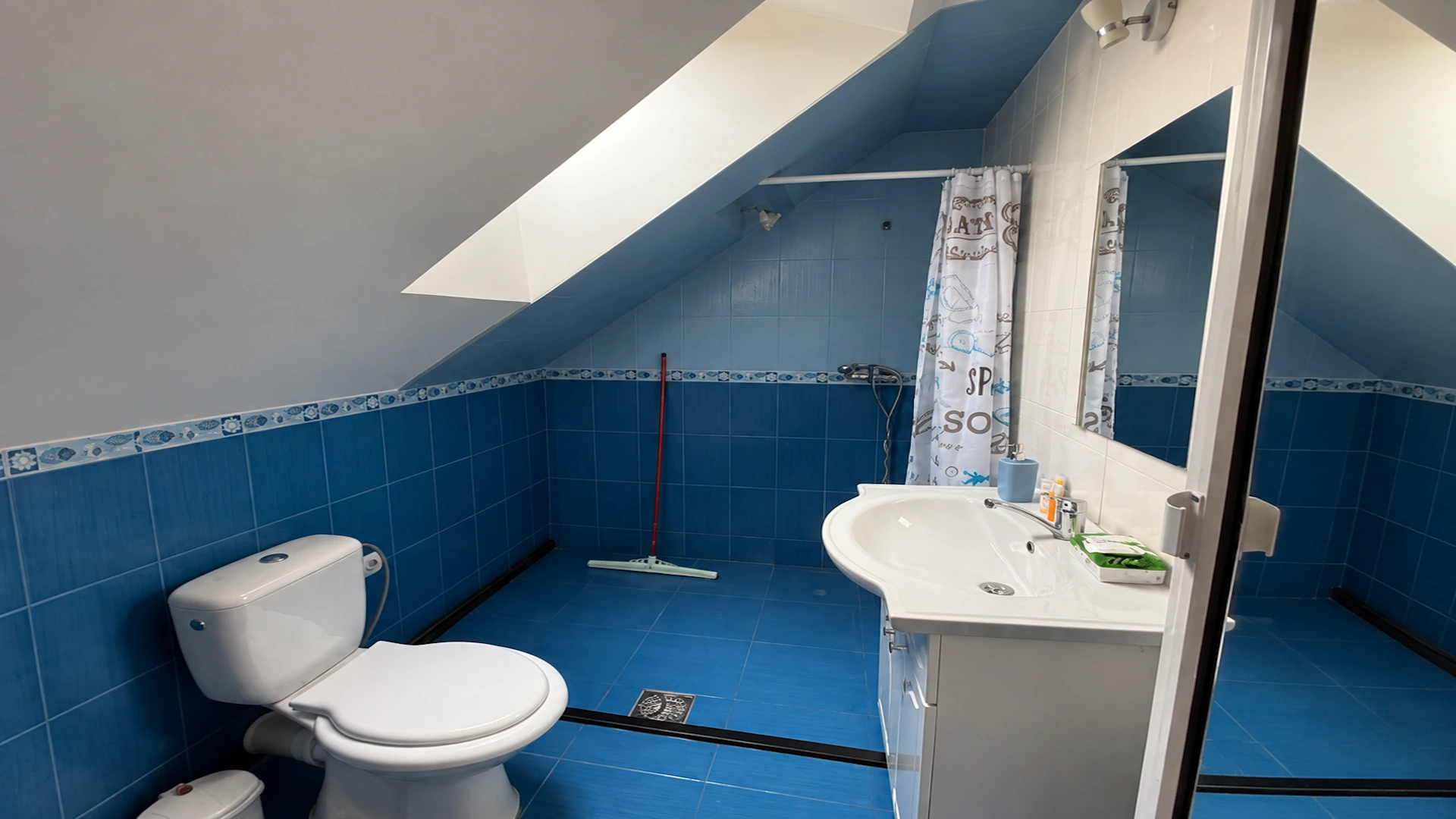 Suite 2 - Private bathroom
